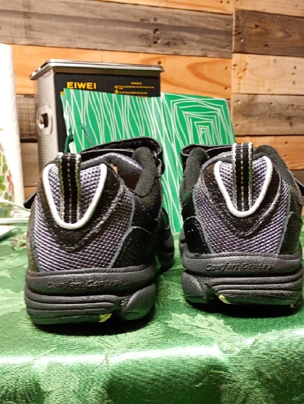 Men's Dr Comfort Diabetic Black Athletic Sneakers w/ Hook& Loop Strap Sz 9.5 W.